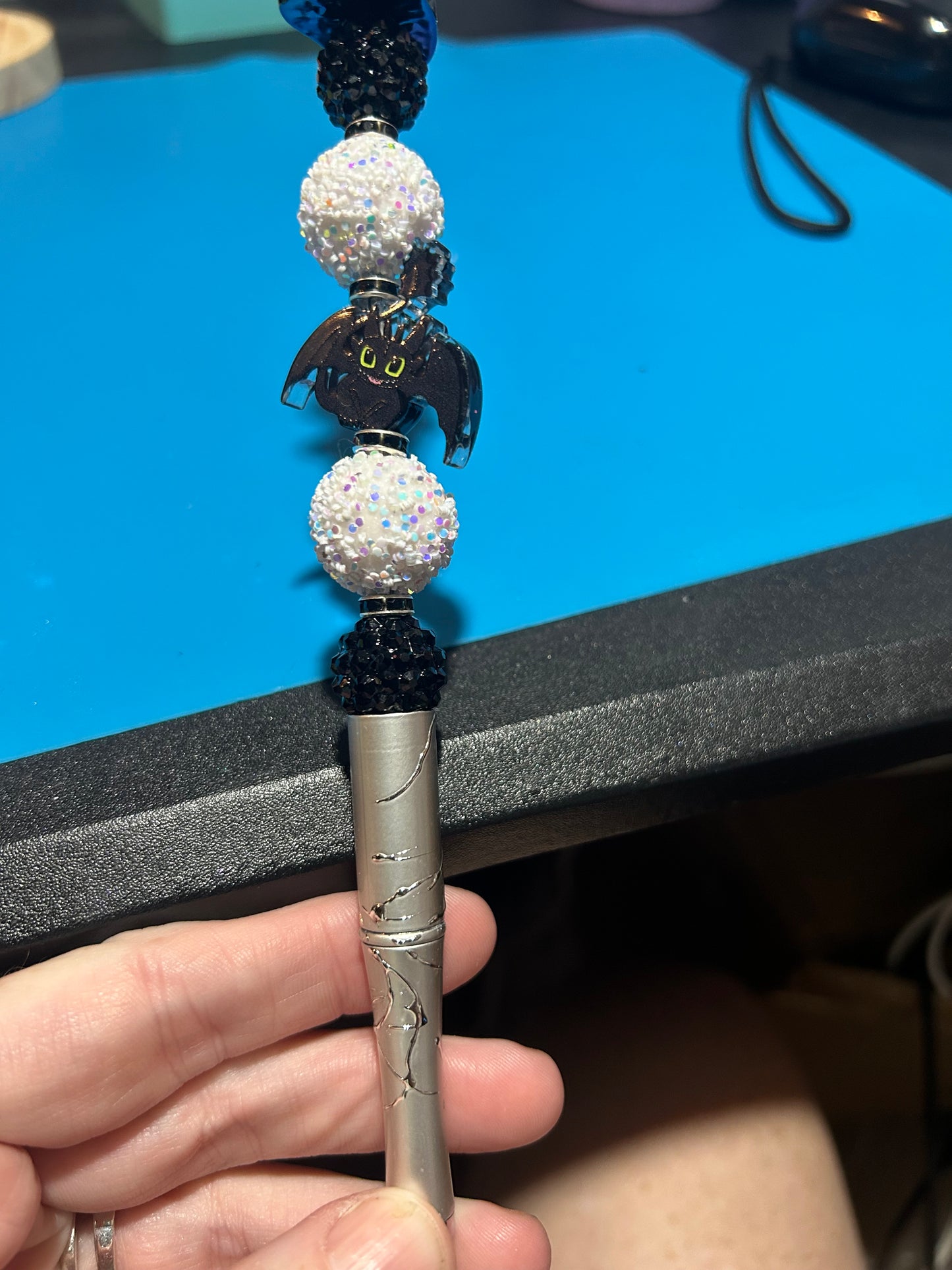 š¤ Night Fury Inspired Beaded Pen āØ